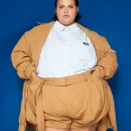 Thais Carla combina maiô com os das filhas após perder 72kg