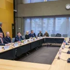 EUA e Ucrânia discutem plano de Trump para terminar a guerra