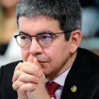 L�der do governo no Congresso elogia Alcolumbre