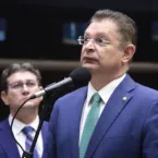 Sóstenes chama Hugo Motta de "procrastinador de problemas"