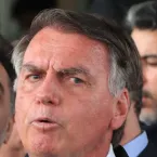 Defesa de Bolsonaro pede liberação para cirurgia urgente