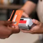 Limite de cart�o contactless de �100 ser� suspenso a partir de mar�o