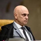 Moraes envia a Gilmar pedido de pris�o domiciliar para Bolsonaro