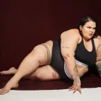 Thais Carla exibe muque na academia ap�s perder 85kg