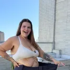 Thais Carla exibe muque na academia ap�s perder 85kg