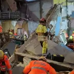 Bombeiros resgatam �ltima v�tima de escombros de lar de idosos em MG