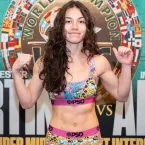 Boxeadora de 19 anos entra em coma depois de nocaute brutal