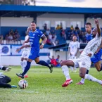 Ivinhema vence Oper�rio e cola na lideran�a da S�rie D