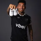Ex-Botafogo, Igor Jesus celebra nascimento do primeiro filho