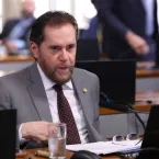 Votação sobre dinheiro do Banco Central é adiada