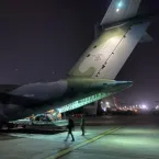 Avi�o da FAB com ajuda para v�timas de terremoto chega � Venezuela