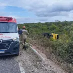 Ônibus com romeiros tomba no Ceará e mata duas pessoas