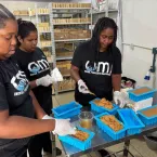 Projeto na Mangueira recicla �leo de cozinha e protege milh�es de litros de �gua
