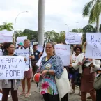 Camelôs protestam contra programa da prefeitura no Rio
