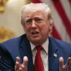 Trump diz que ninguém deve cobrar taxa no Estreito de Ormuz