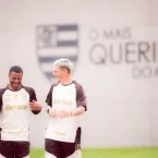Arrascaeta volta ao Flamengo após lesão na Copa do Mundo