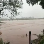 Rio Taquari sobe e inunda cidades no Rio Grande do Sul