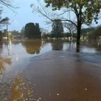 Rio Taquari sobe e inunda cidades no Rio Grande do Sul