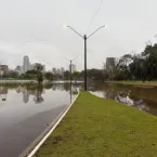Rio Taquari sobe e inunda cidades no Rio Grande do Sul
