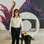 Cantora Katia viaja com cao guia para show no Rio