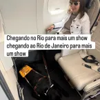 Cantora Katia viaja com cao guia para show no Rio