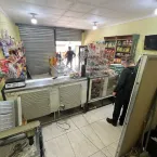 Crime assume controle de alimentos e gás no Rio e preço dispara