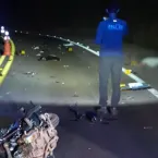 Jovem morre ao bater moto sem farol contra caminhonete em rodovia