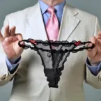 Mais homens estão usando calcinhas; entenda os motivos