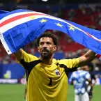 Goleiro famoso 'Vozinha' é proibido de usar apelido no Chile