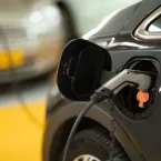 Carro elétrico pode levar multa por pane seca?