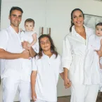 Ivete Sangalo curte balada na França com novo namorado e filho