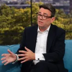 Shaun Ryder, do Happy Mondays, conta que n�o espera homenagem de Andy Burnham e faz piada ousada sobre o primeiro-ministro