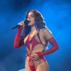 Anitta causa polêmica com performance ousada na estreia da turnê 'Equilibrivm'
