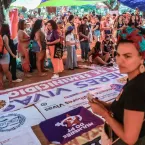 Mulheres v�o �s ruas por vota��o de lei contra misoginia