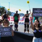 Mulheres v�o �s ruas por vota��o de lei contra misoginia