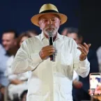 Lula esquece divida publica e seguranca em convencao