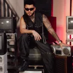 Hitmaker, que economizava o lanche para consertar o cavaquinho, estreia show solo no Rock in Rio