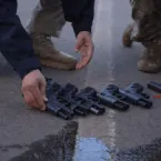 PRF apreende 20 pistolas e 40 carregadores escondidos em �nibus na BR-060