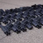 PRF apreende 20 pistolas e 40 carregadores escondidos em �nibus na BR-060