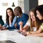 Jovens brasileiros preferem abrir o próprio negócio a ter carteira assinada