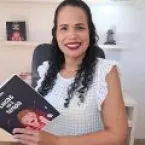 Livro ensina crian�as a lidar com emo��es e terapia