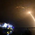 Foguete da SpaceX colide com a Lua a 8.700 km/h e abre nova cratera