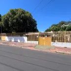 Creche com fios expostos e banheiros sem portas continua funcionando em Cuiab� ap�s fim do prazo para transfer�ncia