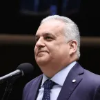 Flávio Bolsonaro anuncia Alfredo Gaspar como vice em chapa pura do PL