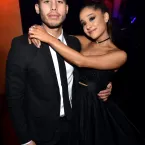 Namorado � o porto seguro de Ariana Grande contra as cr�ticas, dizem fontes