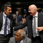 FIFA reconhece erros, mas apoia presidente ap�s reuni�o