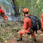 Queda de helicóptero no Rio mata 4 pessoas; Polícia e FAB investigam
