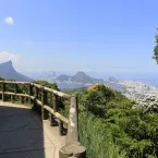 Queda de helicóptero mata 4 pessoas no Rio