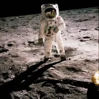 Lixo espacial desgovernado pode esmagar futuras bases humanas na Lua e destruir a humanidade