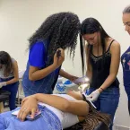 Curso gratuito de extensão de cílios abre inscrições em Campo Grande